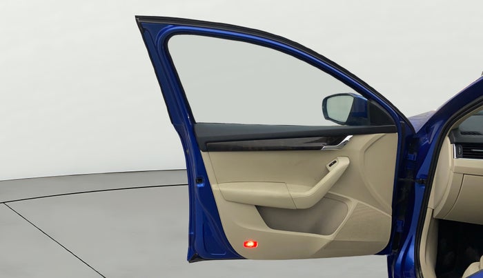 2015 Skoda Octavia ELEGANCE 1.8 TSI AT, Petrol, Automatic, 65,121 km, LHS Front Door