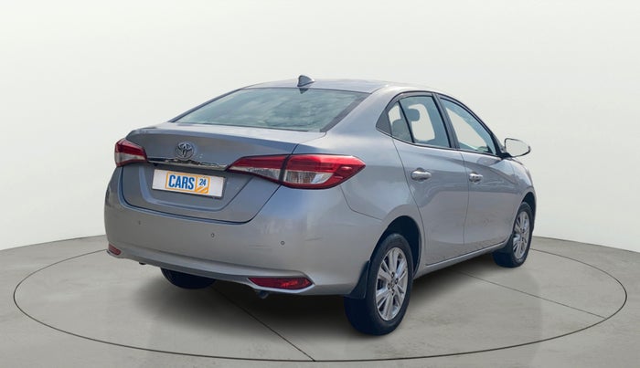 2018 Toyota YARIS V CVT, Petrol, Automatic, 59,425 km, Right Back Diagonal