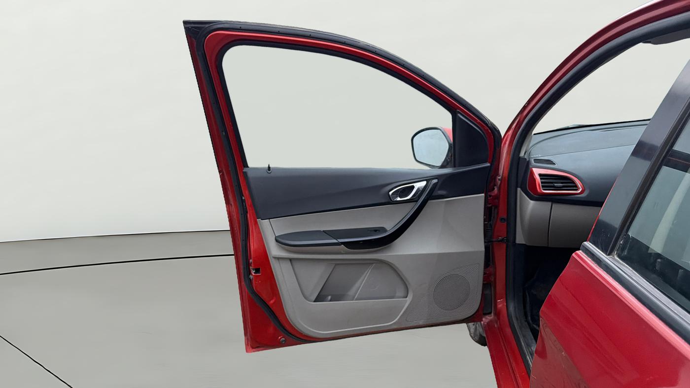 2018 Tata Tiago XZ PETROL, Petrol, Manual, 46,736 km, LHS Front Door