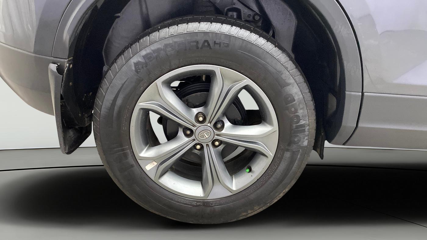 2021 Tata Harrier XZA 2.0L, Diesel, Automatic, 42,676 km, Right Rear Wheel