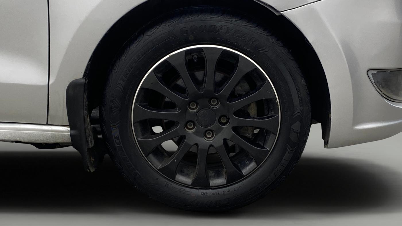2015 Skoda Rapid 1.5 TDI CR ELEGANCE AT, Diesel, Automatic, 53,592 km, Right Front Wheel