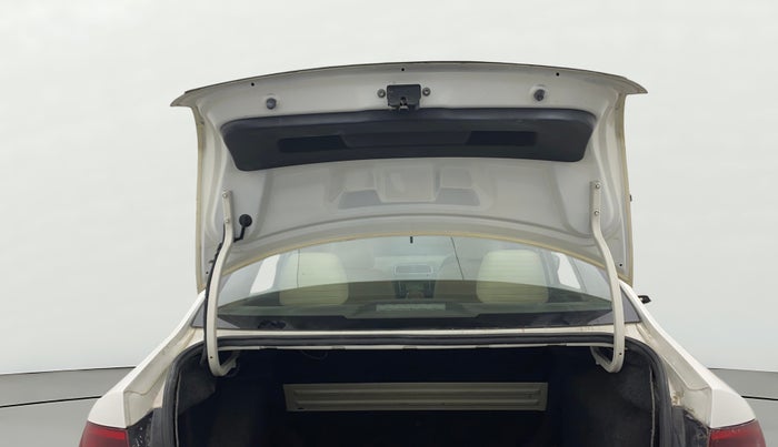 2013 Volkswagen Vento HIGHLINE 1.6 MPI, Petrol, Manual, 1,08,521 km, Boot Door Open