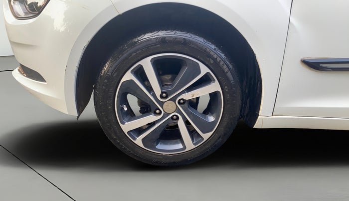 2022 Tata ALTROZ XZ PLUS PETROL, Petrol, Manual, 48,172 km, Left Front Wheel