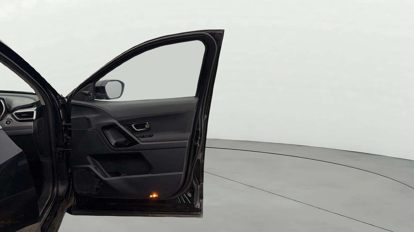 2020 Tata Harrier XT PLUS 2.0L KRYOTEC DARK EDITON, Diesel, Manual, 1,24,650 km, RHS Front Door