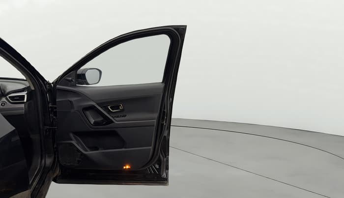 2020 Tata Harrier XT PLUS 2.0L KRYOTEC DARK EDITON, Diesel, Manual, 1,24,567 km, RHS Front Door