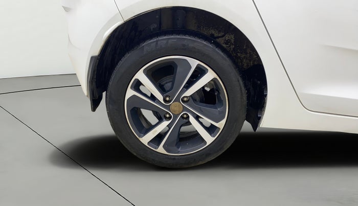 2024 Tata ALTROZ XZ CNG, CNG, Manual, 23,376 km, Right Rear Wheel