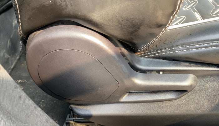 2022 Tata NEXON XMA SUNROOF PETROL, Petrol, Automatic, 14,217 km, Third Seat Row ( optional )