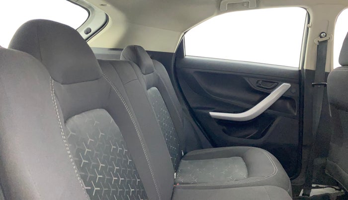 2022 Tata NEXON XM SUNROOF DIESEL, Diesel, Manual, 56,602 km, Right Side Rear Door Cabin