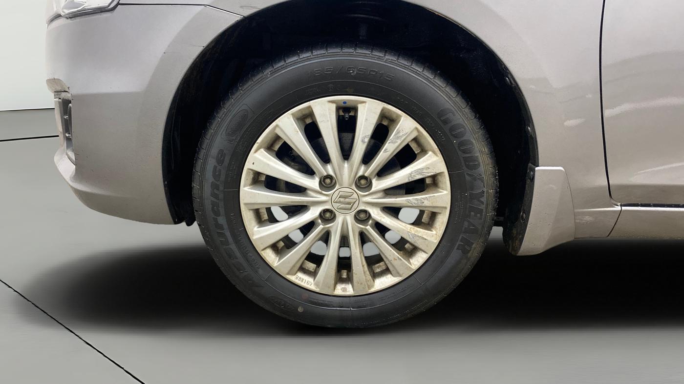 2017 Maruti Ciaz ZETA 1.4  AT PETROL, Petrol, Automatic, 19,223 km, Left Front Wheel