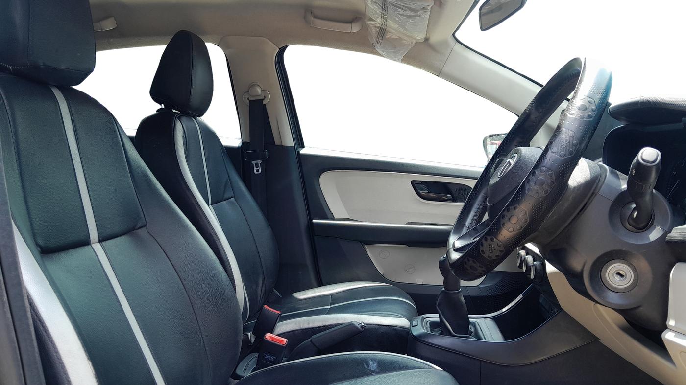 2021 Tata ALTROZ XE PETROL, Petrol, Manual, 50,836 km, Right Side Front Door Cabin