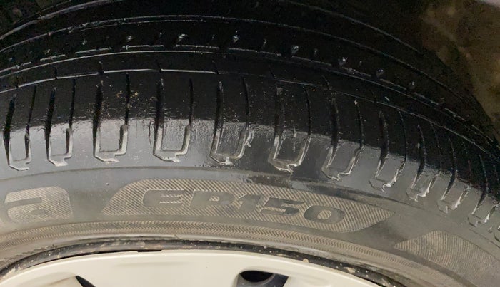 2016 Maruti Ertiga VXI, CNG, Manual, 55,657 km, Left Front Tyre Tread