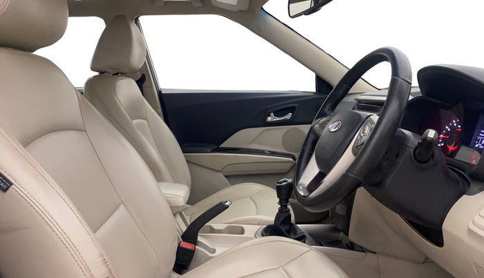 2020 Mahindra XUV300 W8 (O) 1.2 PETROL, Petrol, Manual, 96,681 km, Right Side Front Door Cabin