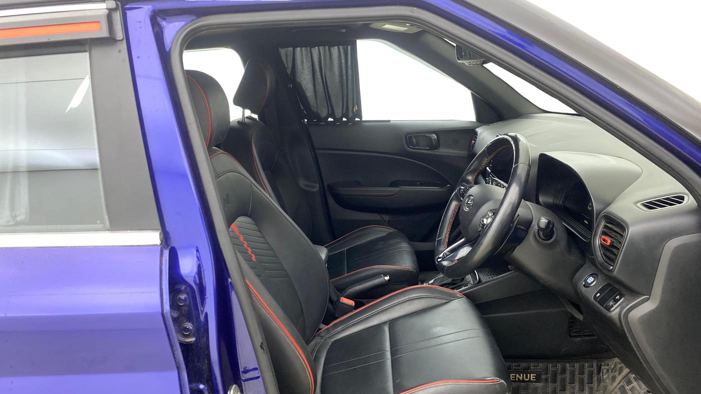 2022 Hyundai VENUE N LINE N8 1.0 TURBO DCT, Petrol, Automatic, 42,040 km, Right Side Front Door Cabin