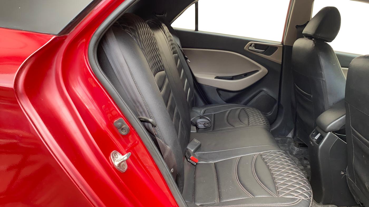 2015 Hyundai Elite i20 SPORTZ 1.2 (O), Petrol, Manual, 56,582 km, Right Side Rear Door Cabin