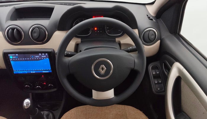 2014 Renault Duster 85 PS RXL DIESEL, Diesel, Manual, 34,342 km, Steering Wheel Close Up