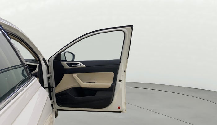 2023 Volkswagen VIRTUS TOPLINE TSI 1.0 MT, Petrol, Manual, 41,340 km, RHS Front Door
