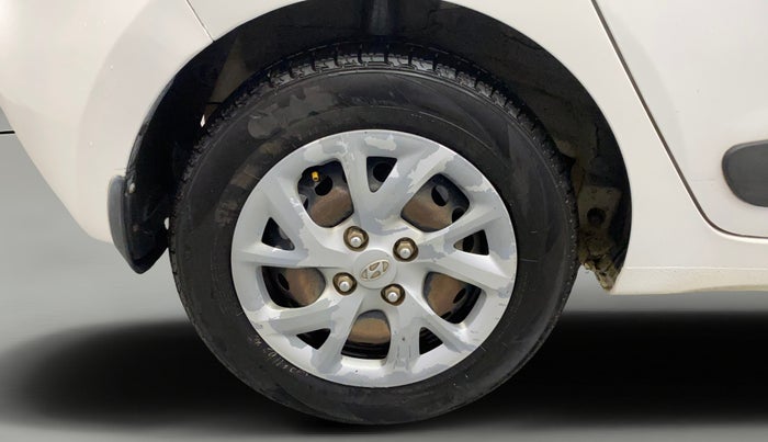 2017 Hyundai Grand i10 MAGNA AT 1.2 KAPPA VTVT, Petrol, Automatic, 98,325 km, Right Rear Wheel