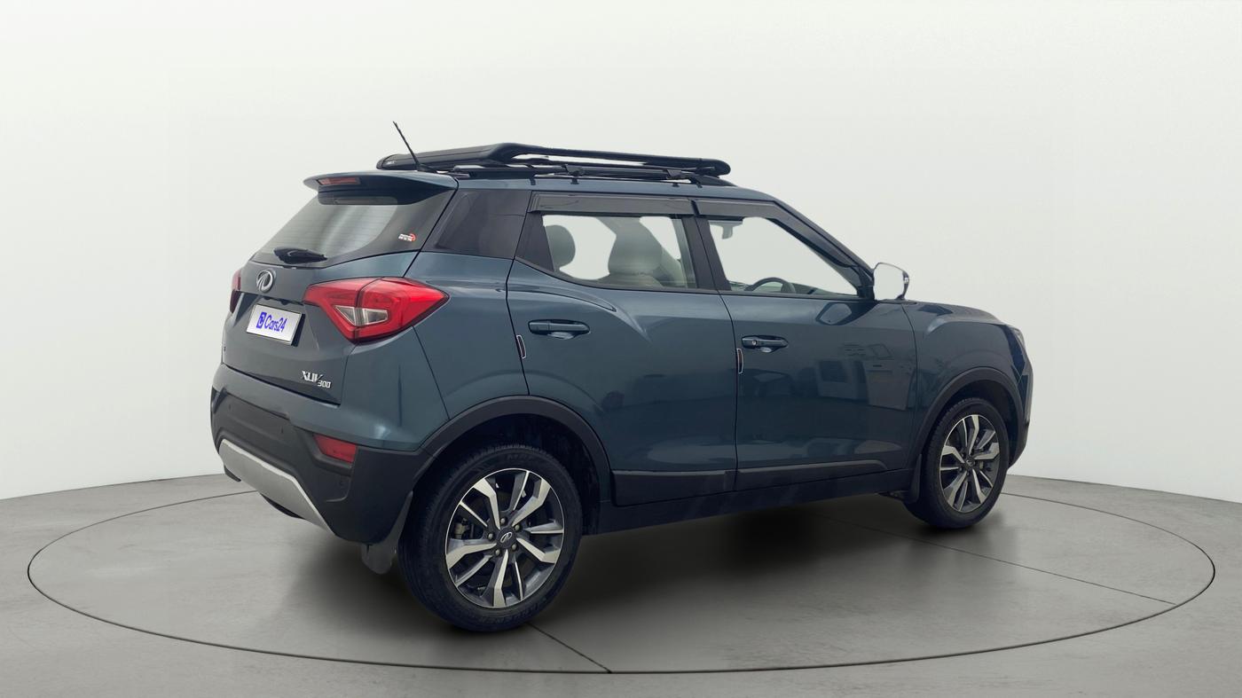 2021 Mahindra XUV300 W8 (O) 1.2 PETROL, Petrol, Manual, 37,567 km, Right Back Diagonal