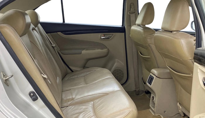2015 Maruti Ciaz ZXI, Petrol, Manual, 70,857 km, Right Side Rear Door Cabin