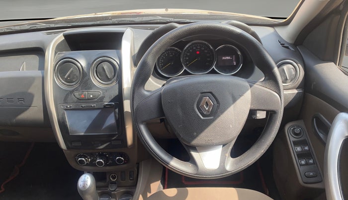 2018 Renault Duster RXS PETROL, Petrol, Manual, 36,054 km, Steering Wheel Close Up