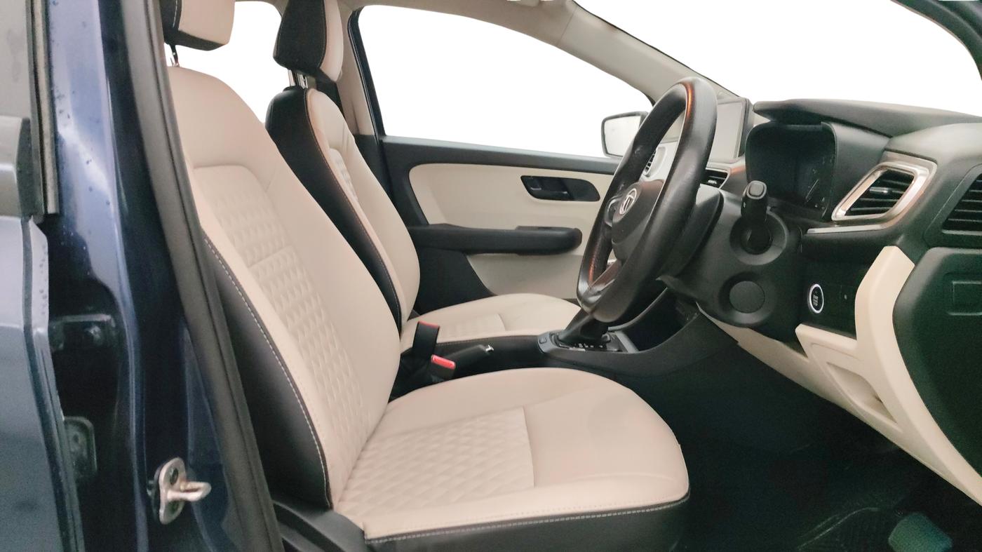 2022 Tata ALTROZ XTA, Petrol, Automatic, 36,238 km, Right Side Front Door Cabin
