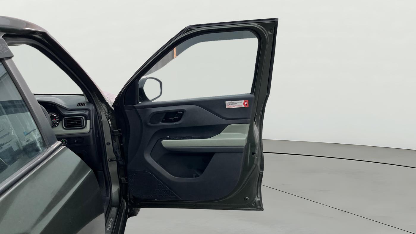 2023 Tata PUNCH  ACCOMPLISHED AMT CAMO EDITION, Petrol, Automatic, 32,159 km, RHS Front Door