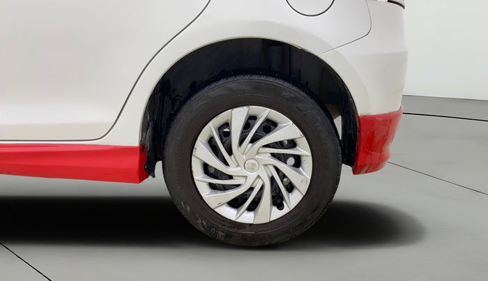 2016 Maruti Swift VXI, Petrol, Manual, 1,10,435 km, Left Rear Wheel
