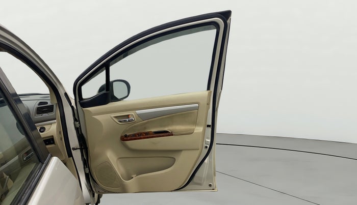 2017 Maruti Ertiga ZXI+, Petrol, Manual, 93,520 km, RHS Front Door