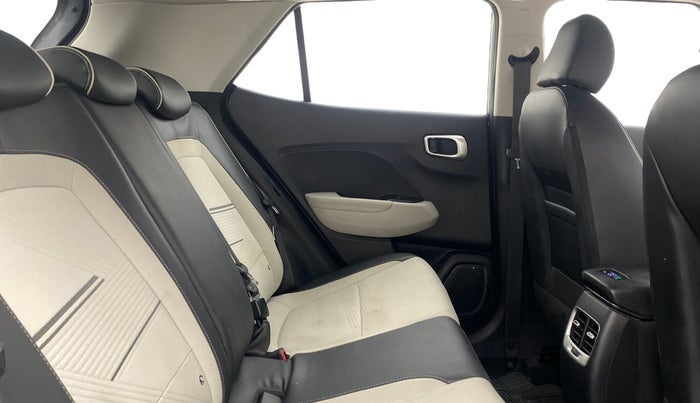 2023 Hyundai VENUE SX (O) 1.0 TURBO DCT, Petrol, Automatic, 14,167 km, Right Side Rear Door Cabin