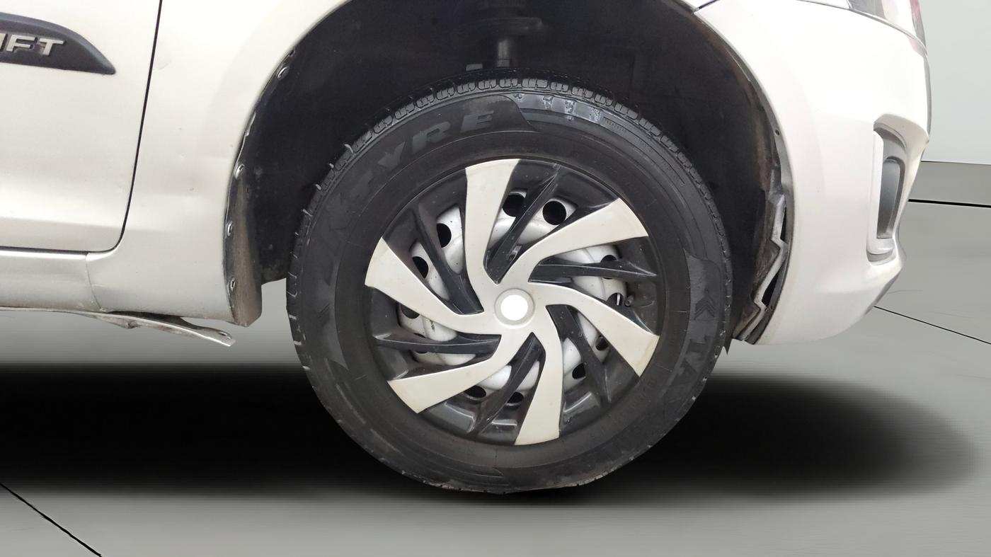 2016 Maruti Swift LXI, Petrol, Manual, 1,17,371 km, Right Front Wheel