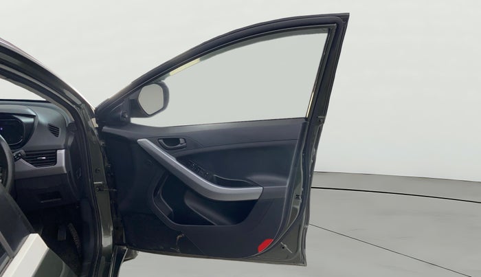 2021 Tata NEXON XM PETROL, Petrol, Manual, 48,804 km, RHS Front Door