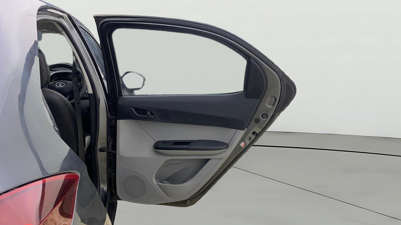 2023 Tata Tiago XT (O) PETROL, Petrol, Manual, 25,927 km, RHS Rear Door