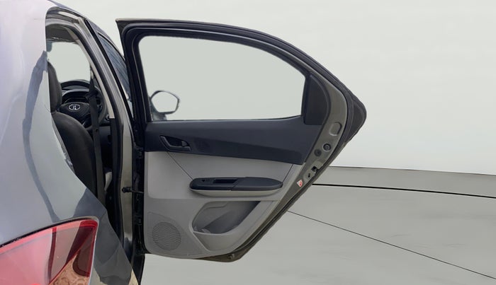 2023 Tata Tiago XT (O) PETROL, Petrol, Manual, 26,187 km, RHS Rear Door