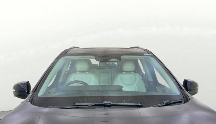 2022 Mahindra XUV700 AX 7 LUXURY D MT 7 STR, Diesel, Manual, 39,656 km, Front Windshield