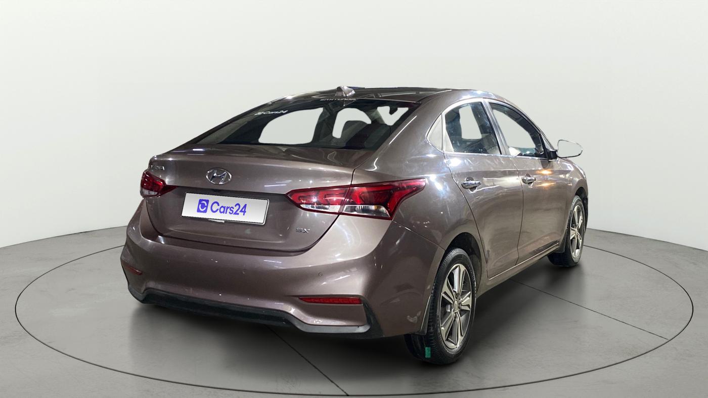 2018 Hyundai Verna 1.6 VTVT SX O, Petrol, Manual, 36,408 km, Right Back Diagonal