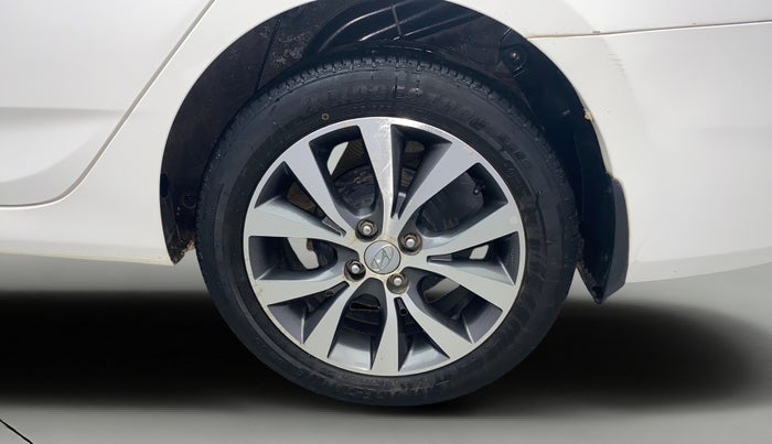 2016 Hyundai Verna 1.6 VTVT SX, Petrol, Manual, 98,255 km, Left Rear Wheel