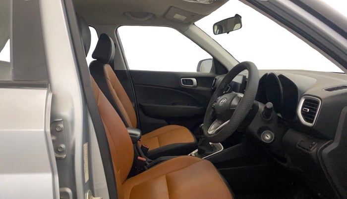 2019 Hyundai VENUE S 1.2, Petrol, Manual, 68,423 km, Right Side Front Door Cabin