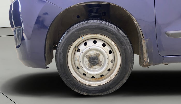 2017 Maruti Wagon R 1.0 LXI CNG, CNG, Manual, 1,01,847 km, Left Front Wheel