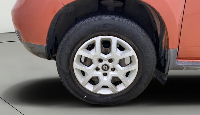 2016 Renault Duster 85 PS RXL DIESEL, Diesel, Manual, 1,29,567 km, Left Front Wheel