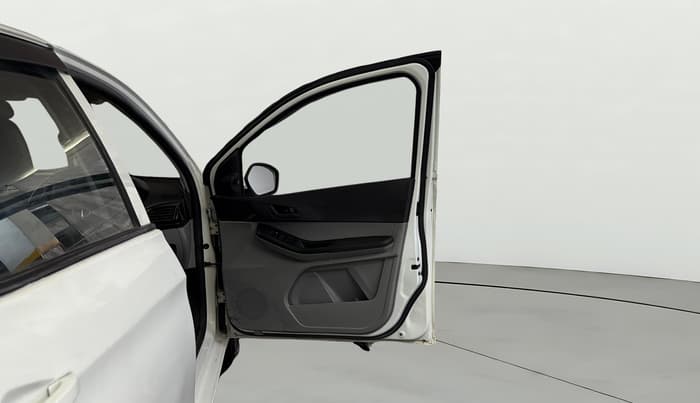 2022 Tata Tiago XT CNG, CNG, Manual, 56,191 km, RHS Front Door