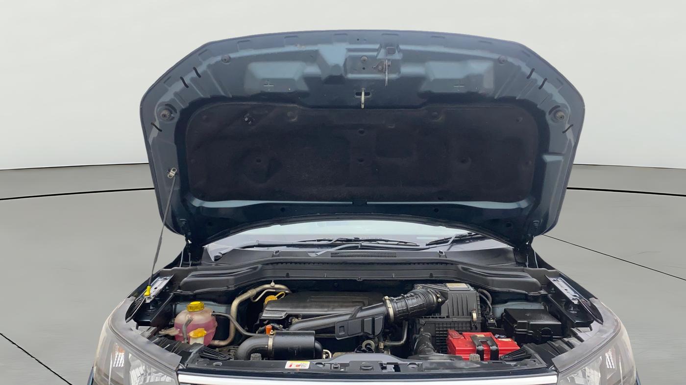 2019 Mahindra XUV300 W6 1.2 PETROL, Petrol, Manual, 59,391 km, Open Bonet