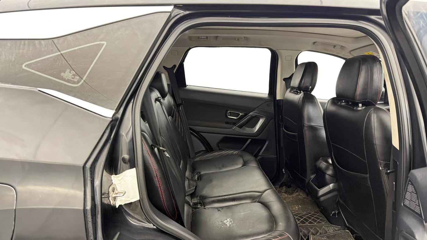 2021 Tata Harrier XT PLUS 2.0L KRYOTEC DARK EDITON, Diesel, Manual, 92,452 km, Right Side Rear Door Cabin