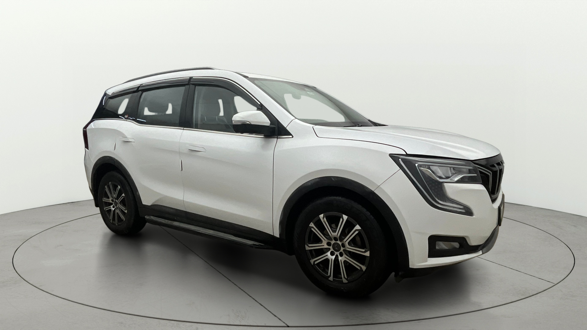 2022 Mahindra XUV700 2021-2026 AX 7 LUXURY P AT 7 STR 2022 Mahindra XUV700 2021-2026 AX 7 LUXURY P AT 7 STR