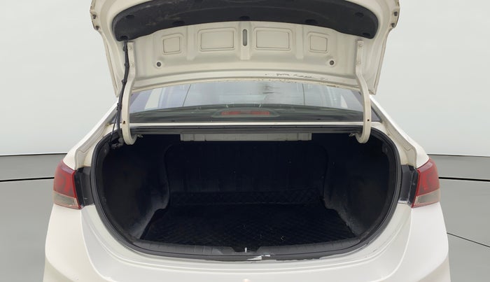 2017 Hyundai Verna 1.6 VTVT SX (O) AT, Petrol, Automatic, 71,150 km, Boot Open Zoomed View
