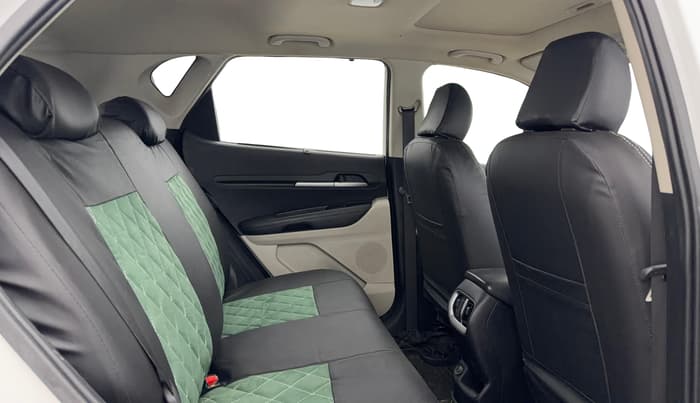 2021 KIA SONET HTX 1.5, Diesel, Manual, 99,945 km, Right Side Rear Door Cabin