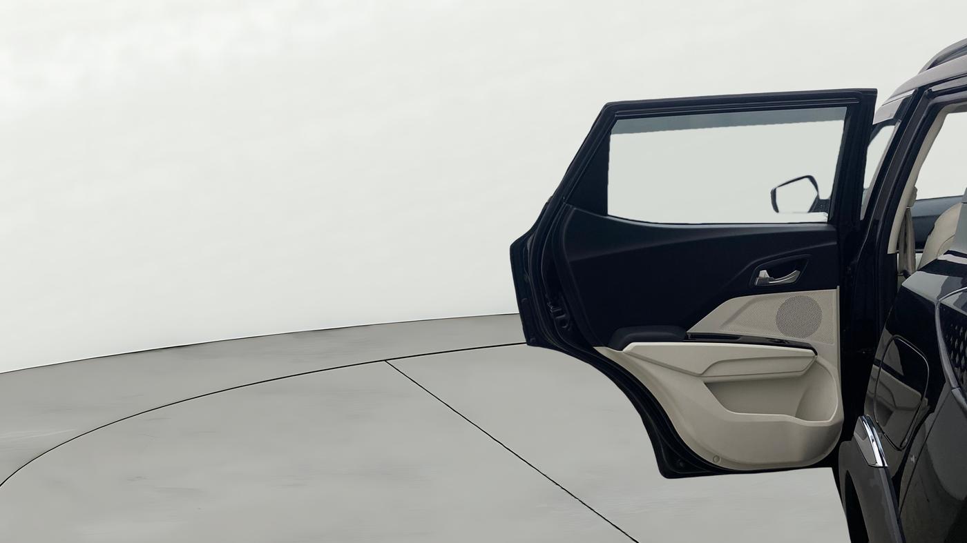 2025 Mahindra XUV 3XO AX5 1.2 L TCMPFI AT, Petrol, Automatic, 13,681 km, LHS Rear Door