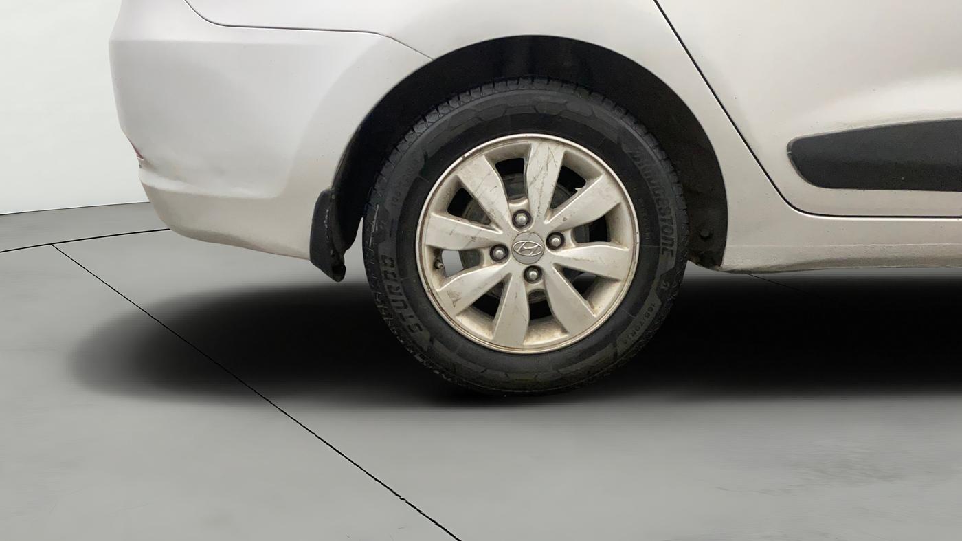 2016 Hyundai Xcent SX 1.2, CNG, Manual, 1,10,897 km, Right Rear Wheel
