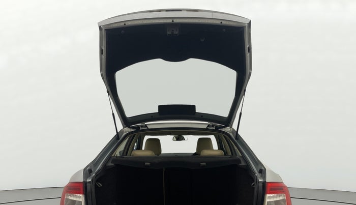 2016 Skoda Octavia STYLE PLUS AT 1.8 TSI, Petrol, Automatic, 94,300 km, Boot Door Open