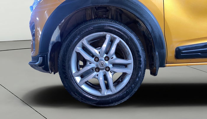 2020 Renault TRIBER RXZ, Petrol, Manual, 42,900 km, Left Front Wheel