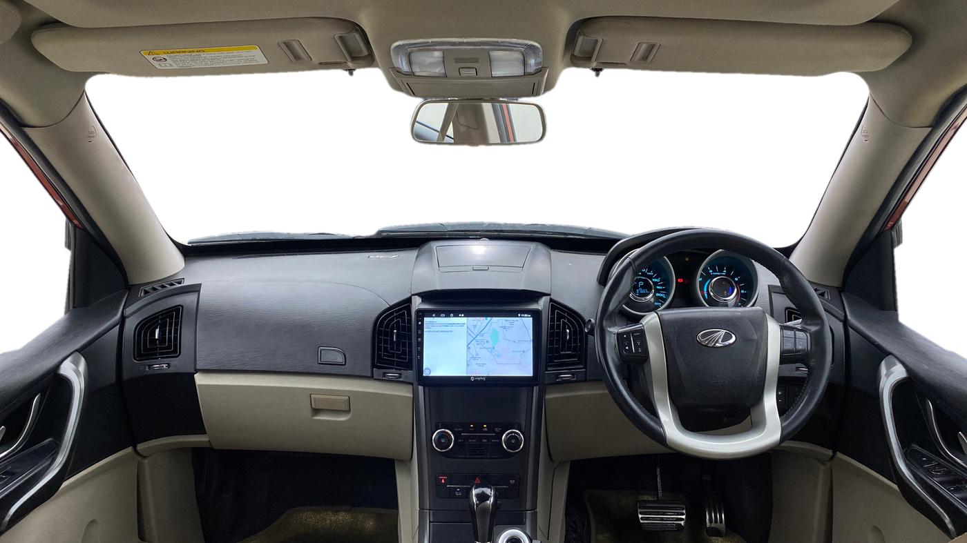 2017 Mahindra XUV500 W10 AT, Diesel, Automatic, 97,664 km, Dashboard
